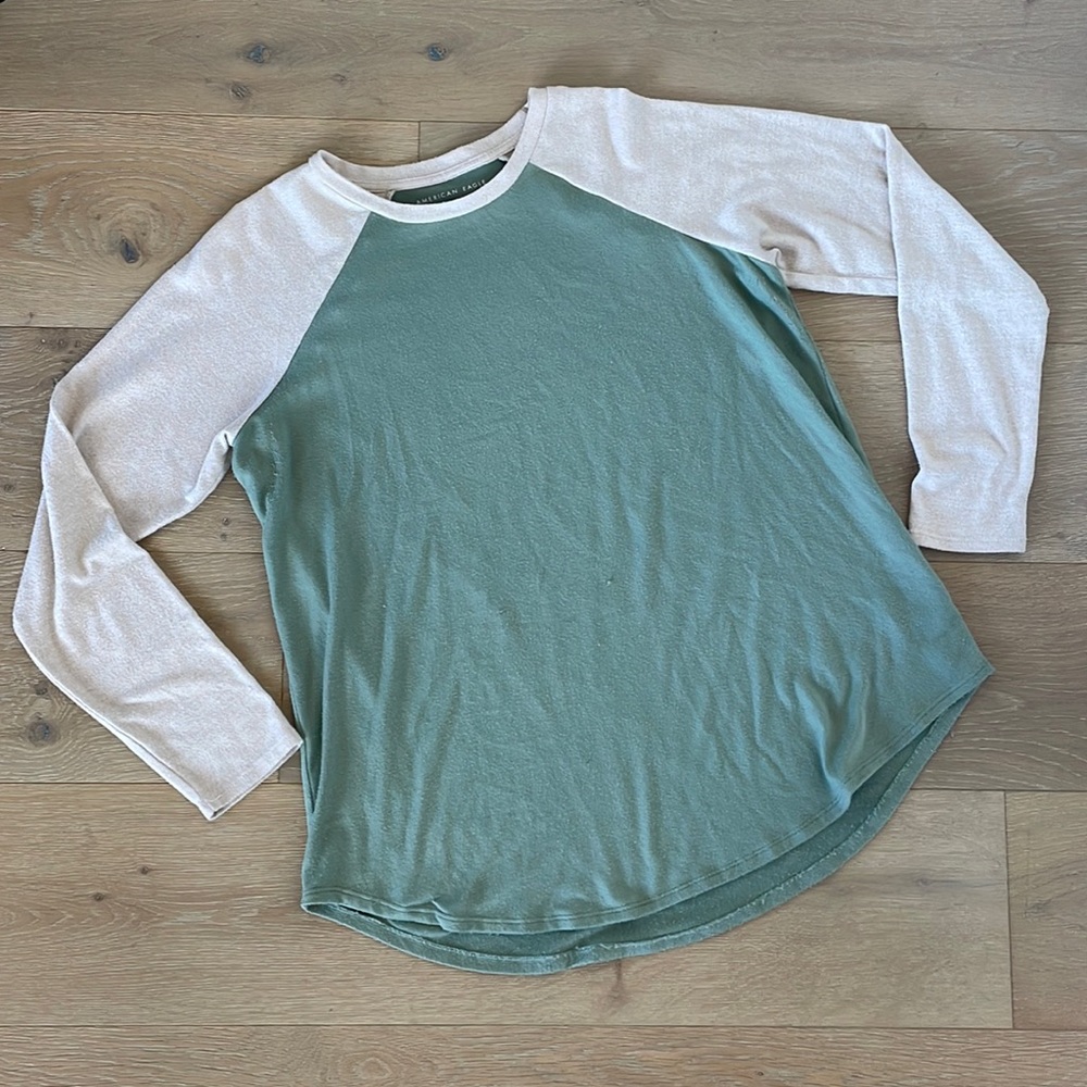 American Eagle Green and Tan Long Sleeve Tops